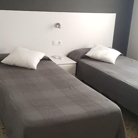 Hostal Can Joanet Cambrils Esterno foto