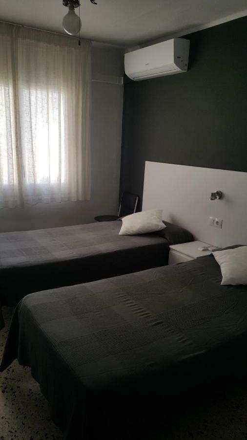 Hostal Can Joanet Cambrils Esterno foto