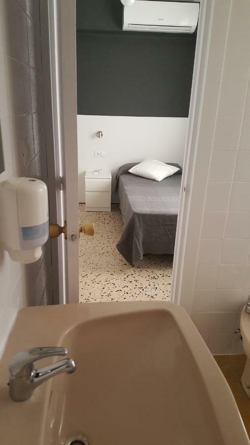 Hostal Can Joanet Cambrils Esterno foto